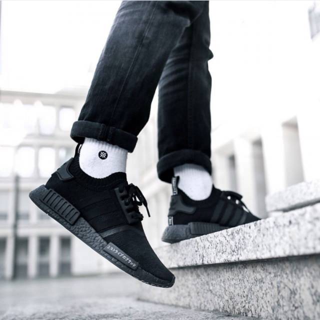 nmd r1 pk triple black