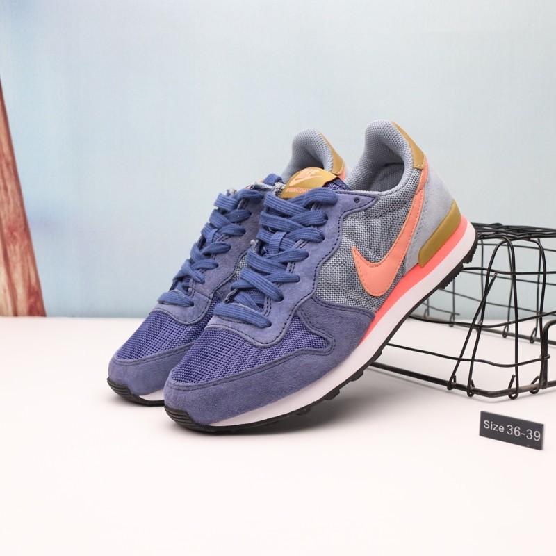 nike internationalist purple