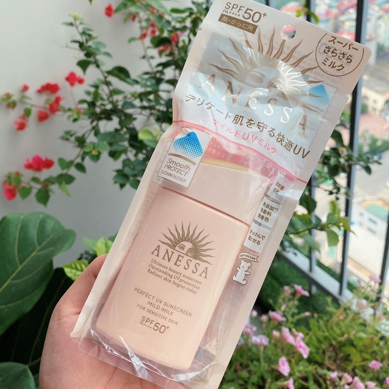 Gentle sunscreen for sensitive skin Anessa Perfect UV Sunscreen Mild Milk SPF50 +, PA