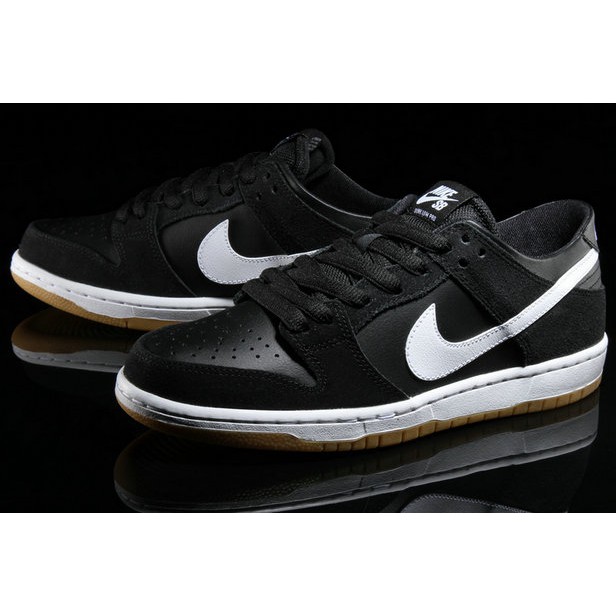 nike dunk black gum