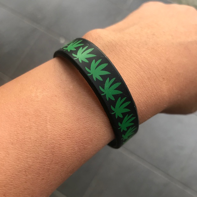 Gelang getah tangan