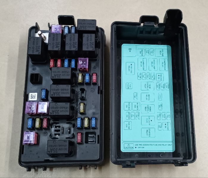 PROTON SAGA BLM FL FLX SAGA VVT FUSE BOX WITH RELAY FUSE MAIN FUSE FULL