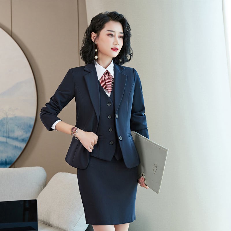 professional women suit