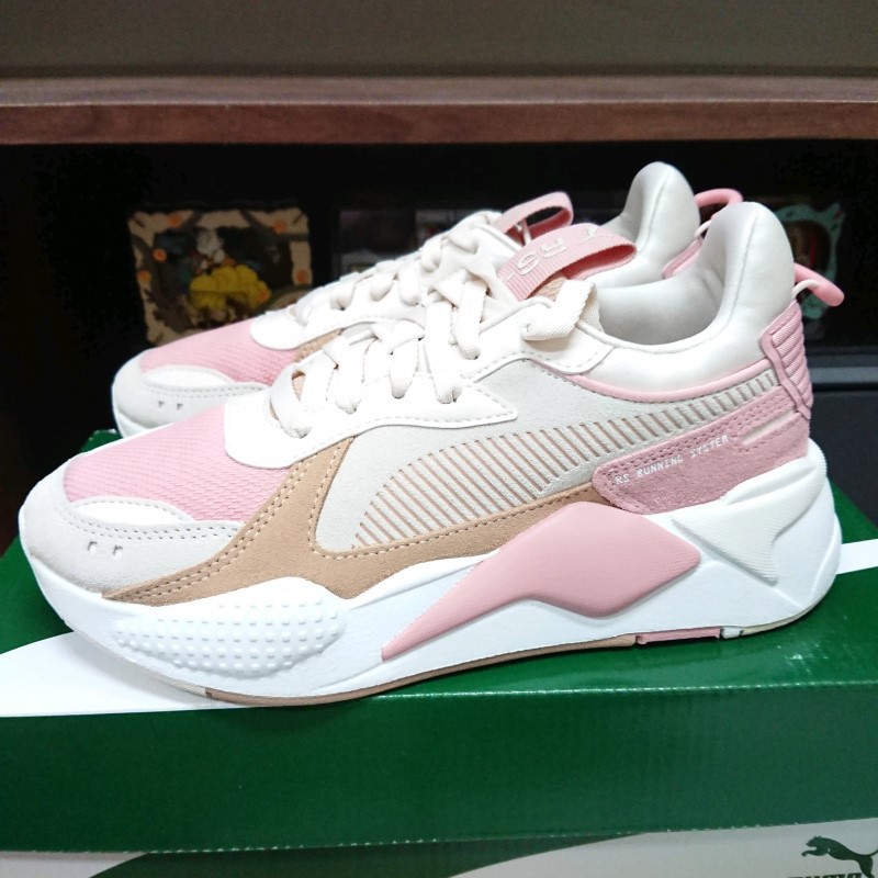 rose pink pumas