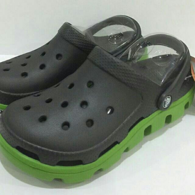 crocs duet clogs mens