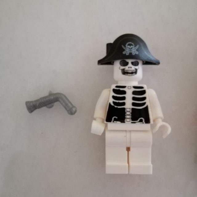 lego skeleton pirates