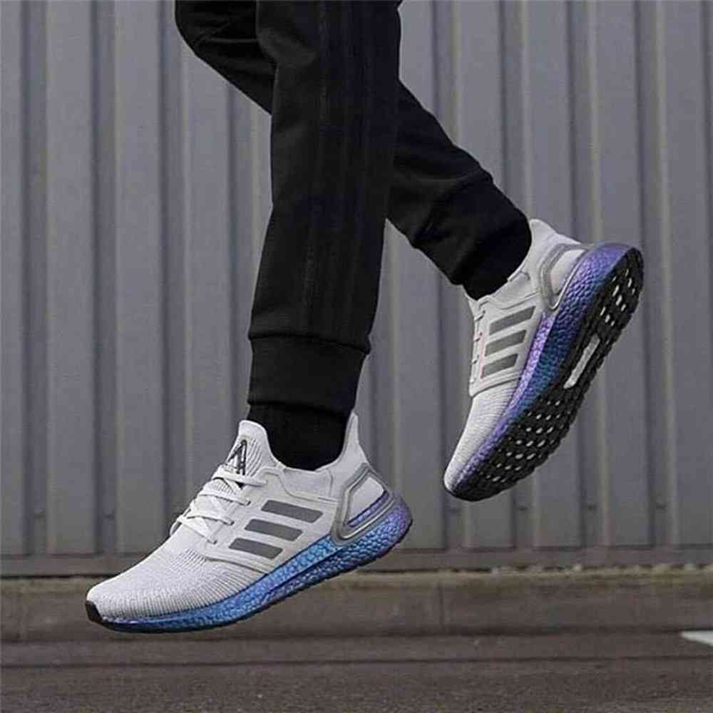 ultra boost impermeable