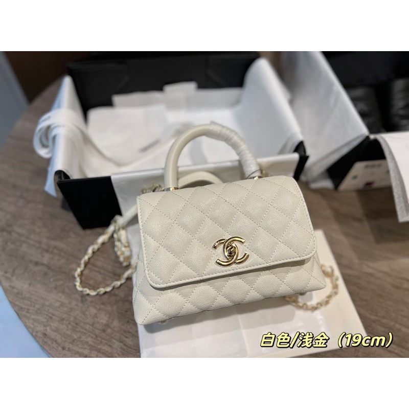 Ladies Handle Bag. Original Quality Bag. CHN3L MEDIUM COCO HANDLE BAG