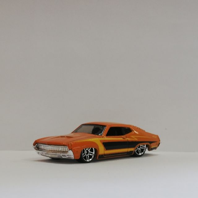 hot wheels 70 ford torino