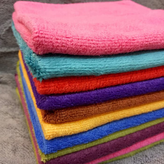 Kain microfiber untuk cuci mobil