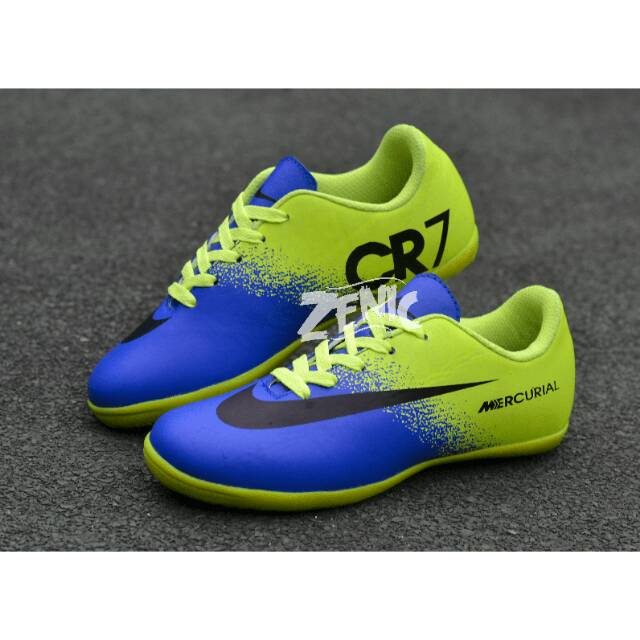 shopee futsal shoes