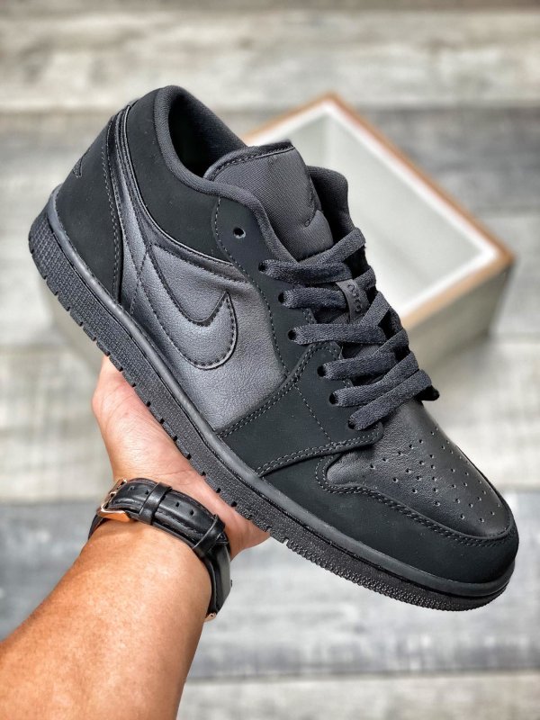 nike air jordan 1 low triple black