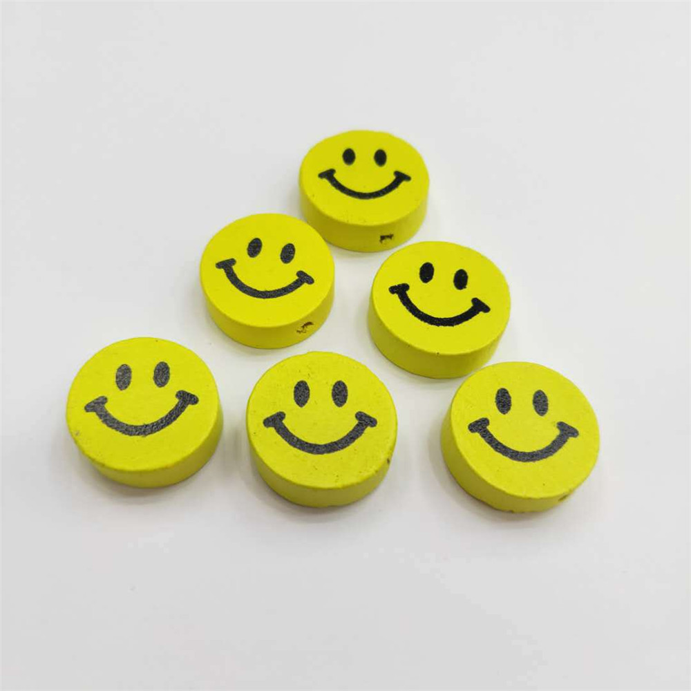 Smile charm. Деревянный смайлик. Деревянные рожицы. Милые корейские смайлики.