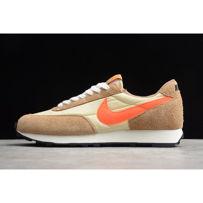 nike daybreak vegas gold & college orange