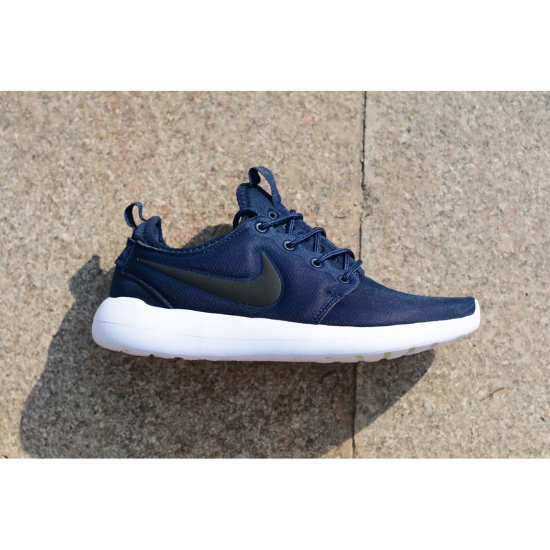 nike roshe run two