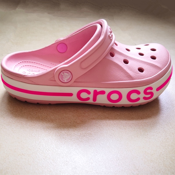 crocs travel shoes