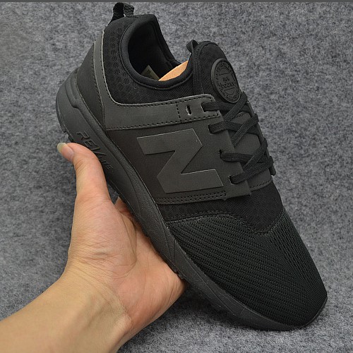 new balance running shoes all black