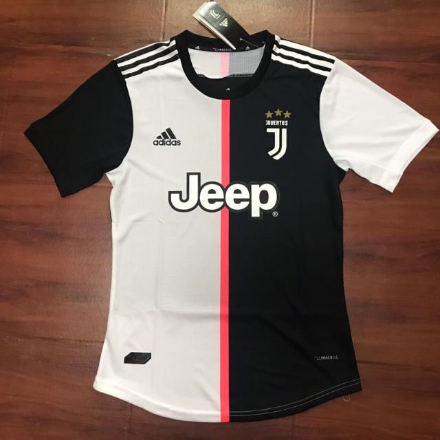 juventus player issue jersey