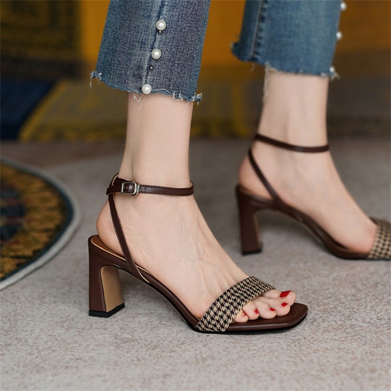 Kasut perempuan Shoes for women Sandals for women Thick heel women's shoes 2022 summer new Korean version fashion thousand bird lattice one-line buckle open toe square head high-heeled sandals for wom