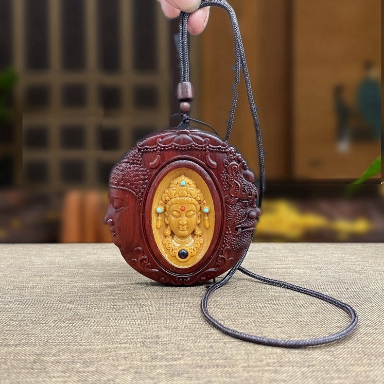 ✽Rhino horn sandalwood inlaid sandalwood Buddha and magic thought between the hand piece with the disc play Buddha head