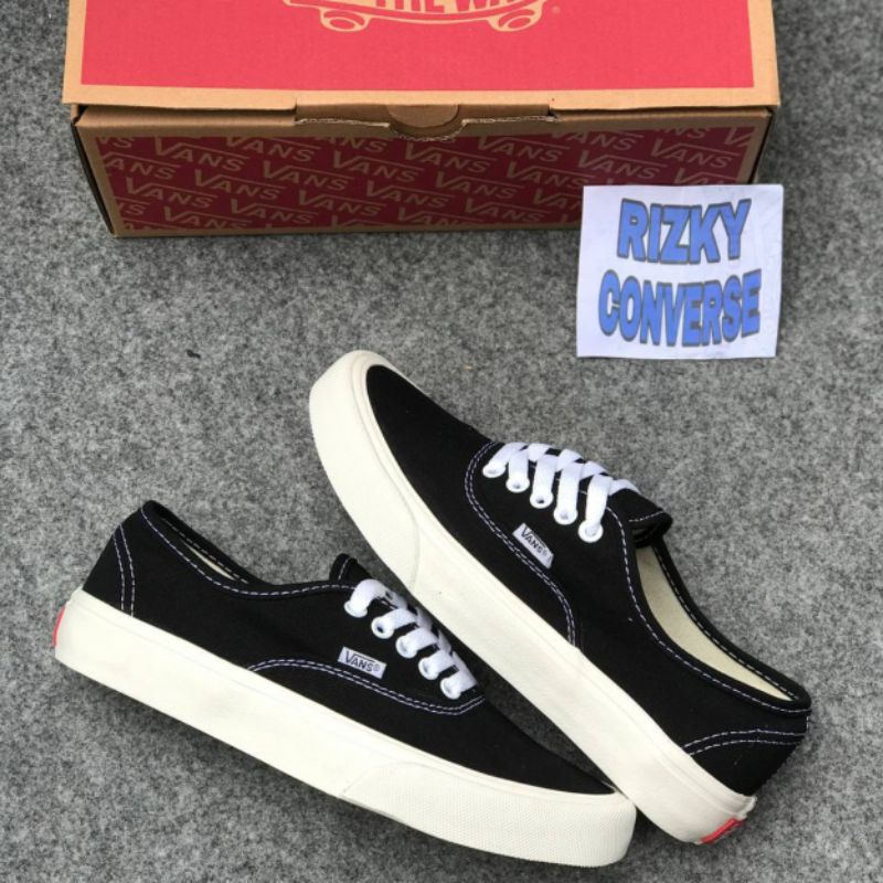 vans authentic og black white