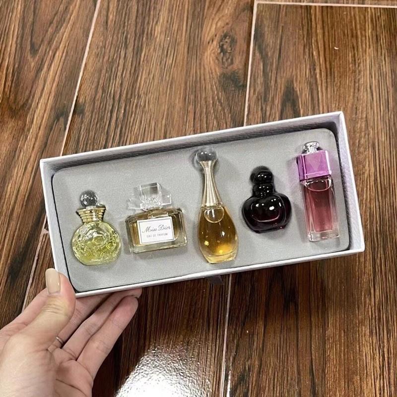 Dior Chanel Jo Malone Mini Perfume Gift Set For Her 5 In 1 Fragra 7 5ml Minyak Wangi Murah Senior Perfume Set 5 In Shopee Malaysia