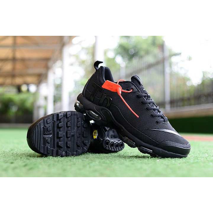 air max plus black and pink