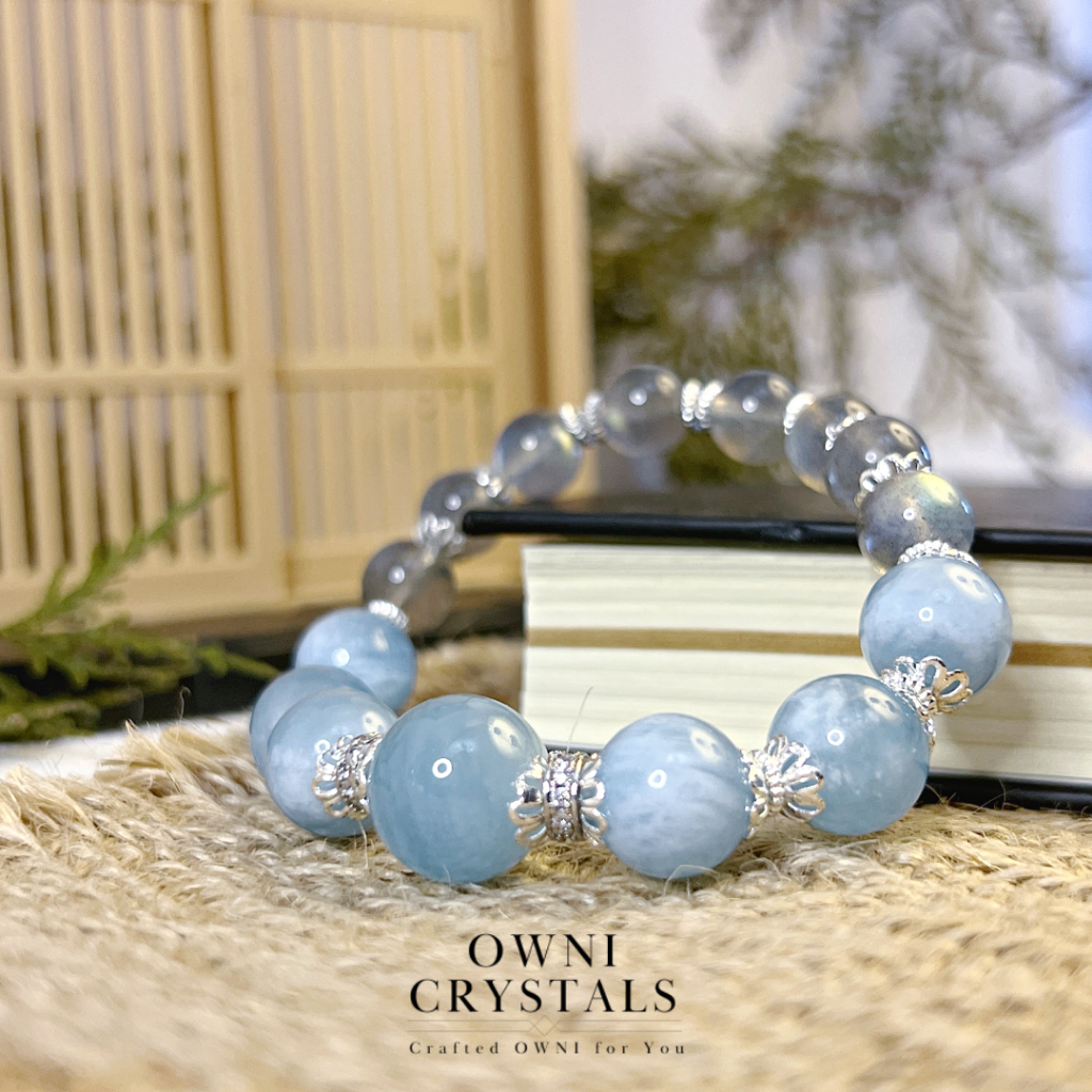 【OwniCrystals】 Aquamarine & Labradorite - Natural Crystal Bracelet - Courage & Confident & Calm down - DIY Glitter customized design bangle bracelet for woman 海蓝宝 拉长石 灰月光 女生天然水晶手链