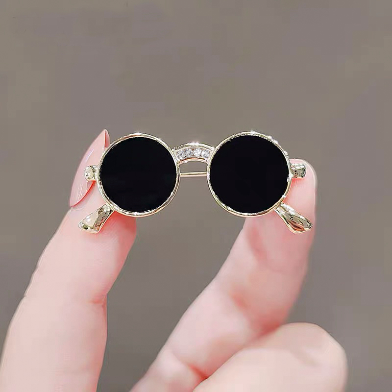 Sunglasses Brooch/Korean Creative Brooch/Unique Pin Suit Shawl Accessories