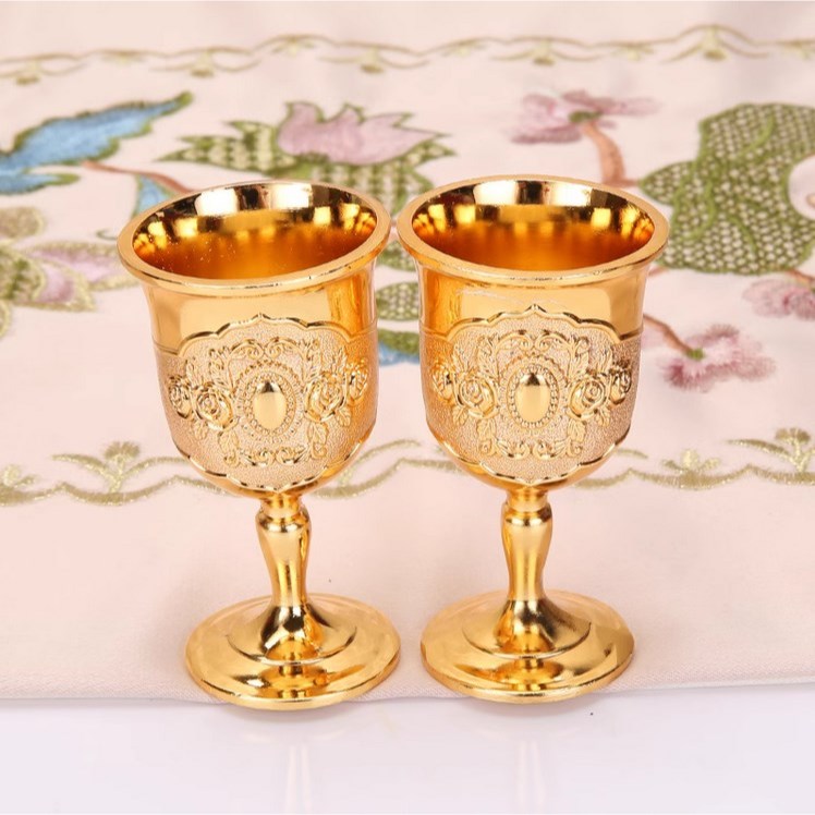 2Pcs Chalice Goblet Vintage Copper Engraving Glasses Metal Cup for Home Bar Party Wedding Golden