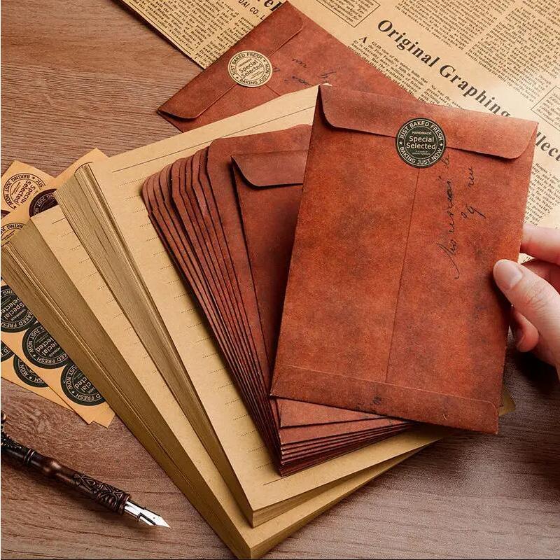 Vintage Kraft Paper Envelopes for Letter Pads Christmas Gifts Wrap Bag Seal Stickers Wedding Party Invitation Card Bag Wages Letter Pads Cover Invited Postcard Cover