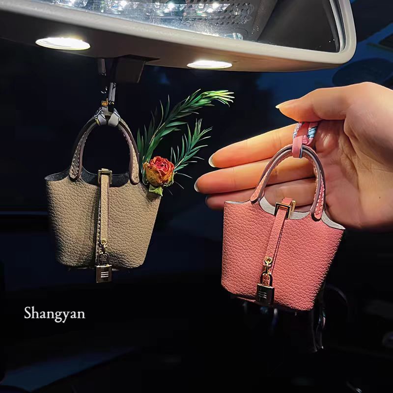 Cute Bucket Leather Earphone Mini Bag For AirPods 1 2 3 4 Pro 2 Creative Car Keychain H Fashion Basket Bag Pendant Gift Wireless Bluetooth Headphone Storage Box Car Pendant
