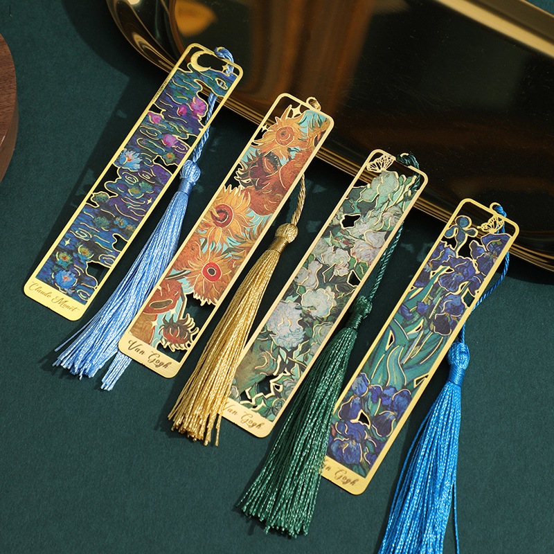 Hollow Metal Bookmarks Vintage Bronzing Floral Painting Bookmarks With Tassels Exquisite Gifts Book Reading Tools for Writers Book Lovers Stationery