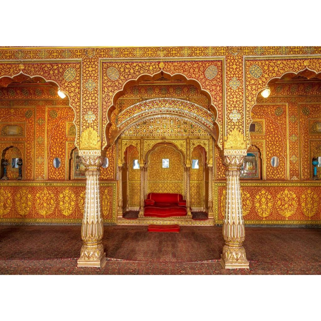 Indian Royal Palace Photography Backdrop Interior Private Audience Hall in Anup Mahal and Maharaja Throne with Gold Carvings Photo Background for Travel Portrait Photo Studio Props