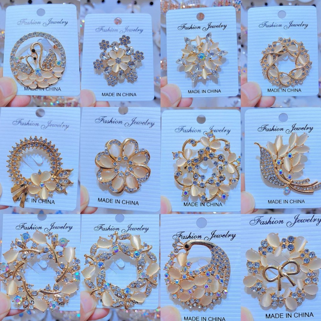 Brooches Jewelry for Women Mixed Color Rhinestone Flower Brooches Bulk Decorative Pins Costume Jewelry Pins Crystal Vintage Lapel Pins Wedding Bouquet Broaches Kit Crafts