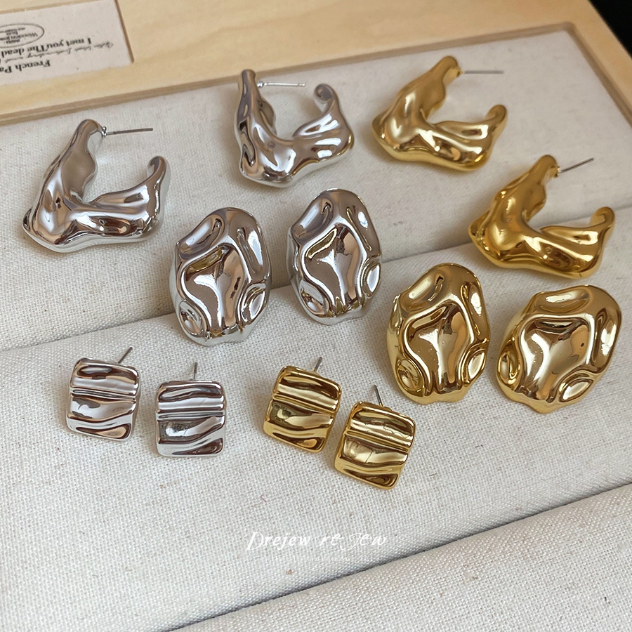 DREJEW Pleated acrylic square and oval stud earrings, European and American metallic feel earrings and pendants, unique and niche design sense earrings