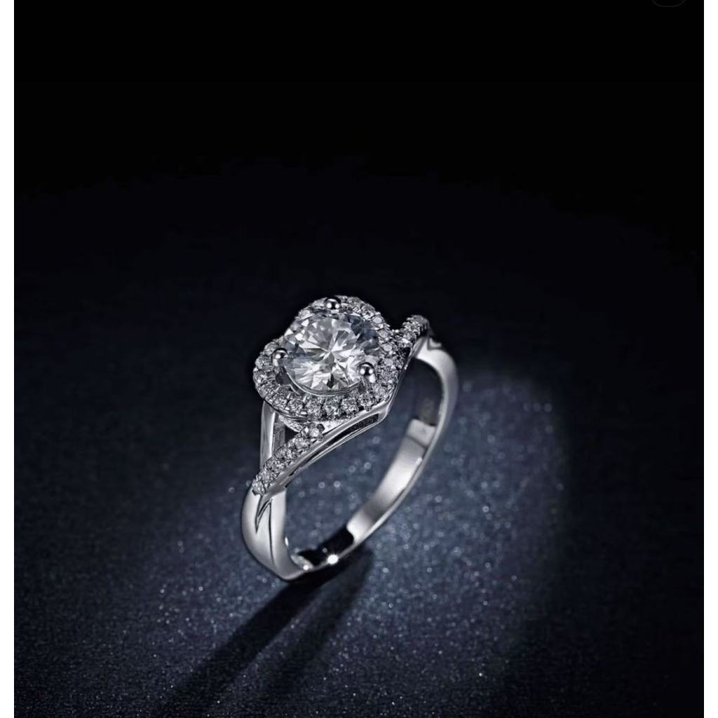 Private Custom Female Moissanite Diamond Ring Specializing in Link Queen's Choice Luxury Wedding Proposal Closed Ring