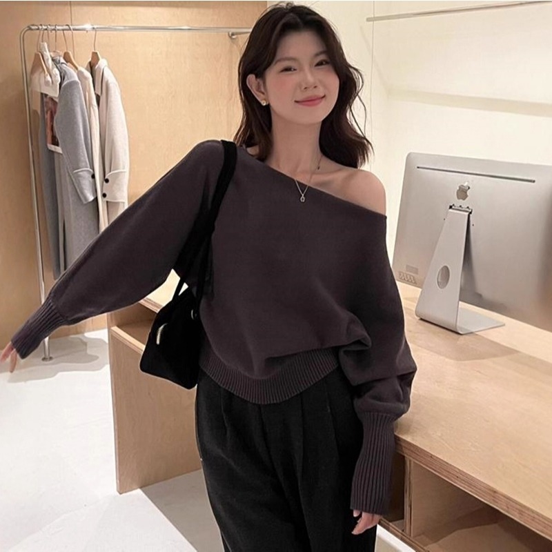 Korean Style Slant Shoulder Knitted Top Women's New Style Knitted Sweater For Sweet Girls
