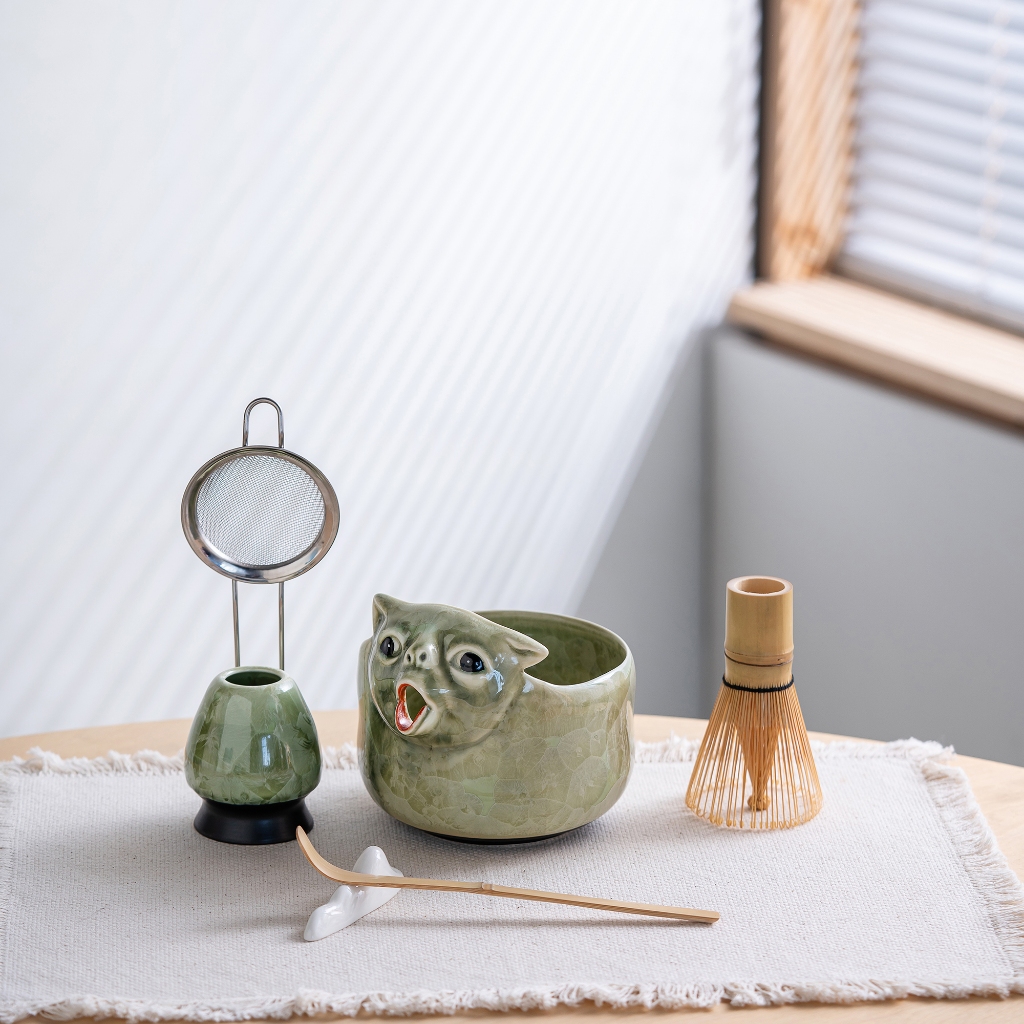 Hand Crystal Glaze Funny Aneh muntah Cat Matcha Bowl Five-Piece Set Three-Dimensional Shape with Mouth Tea Bowl Natural Bamboo Tea Shaker Filter Full Set Healing Cat Slaves Tea Set