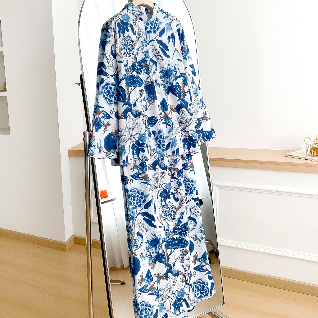 Baisan Southeast Asian Inspired Retro Floral Linen Set - Women's Stand Collar Long Sleeve Blouse & Matching Long Skirt