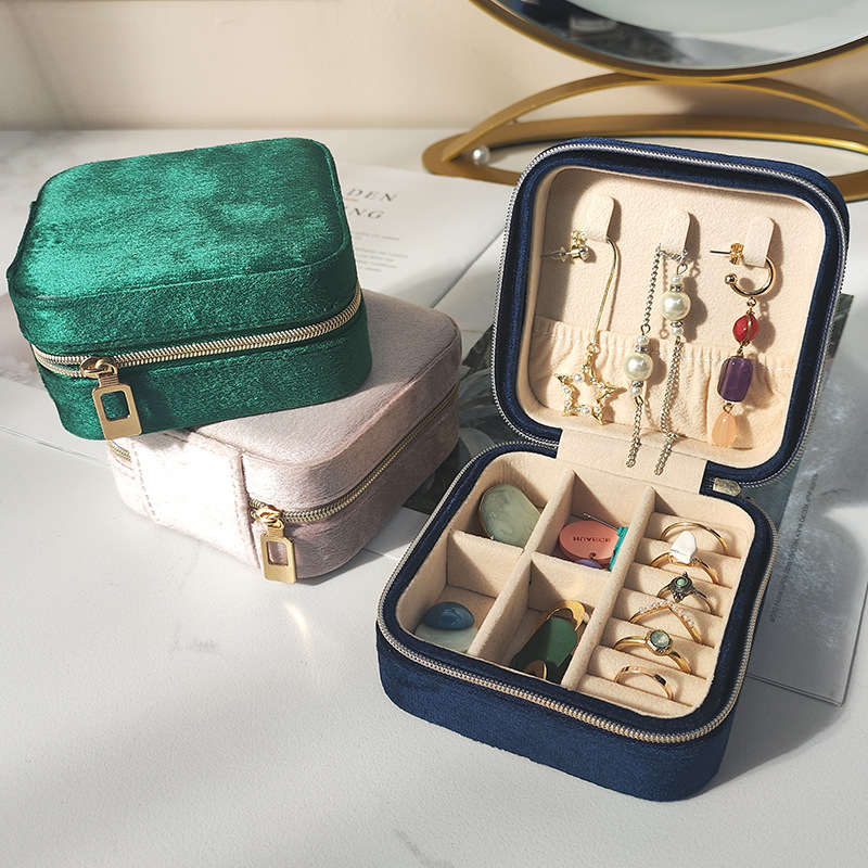 Emerald Velvet Travel Jewelry Box Compact Organizer for Women's Earrings