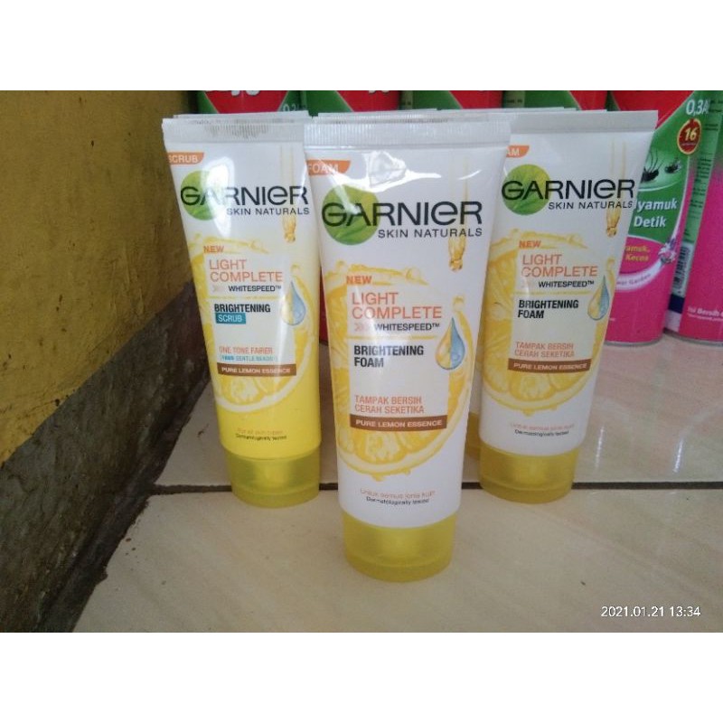 garnier light complete white speed facial foam