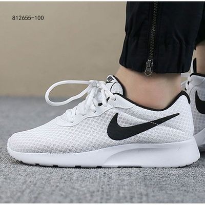 white nike roshe run mens