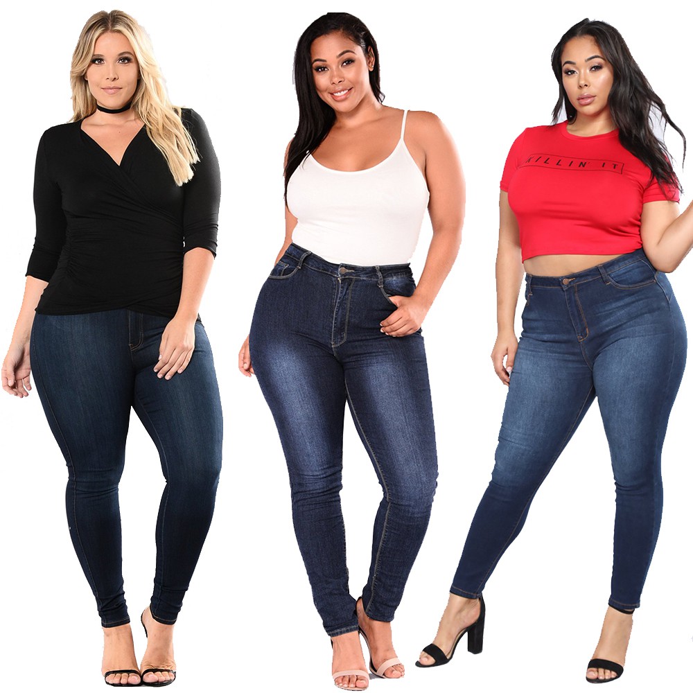 plus size women in jeans