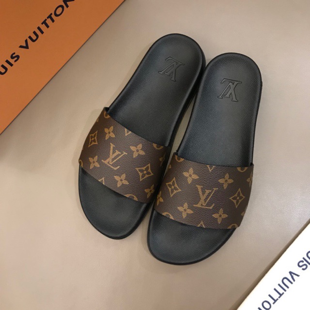 louis vuitton waterfront mule slides