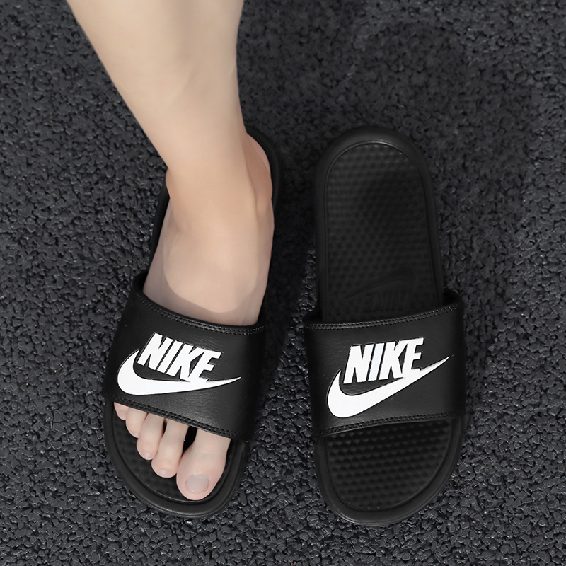 nike foot flops