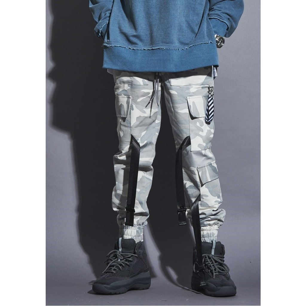 triple pocket strap cargo pants