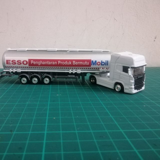 mobil toy tanker truck