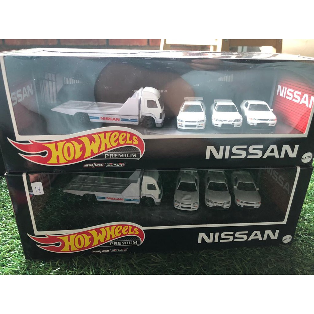 HOT WHEELS NISSAN GTR SKYLINES GARAGE 