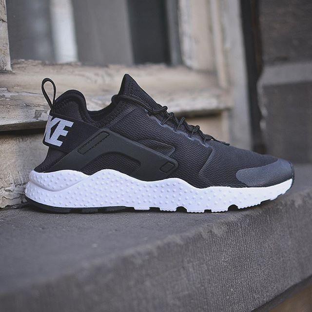 nike huarache ultra black and white